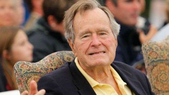 Экс-президент США Буш-старший попал в больницу