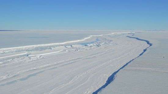 Появилось видео раскола ледника в Антарктиде