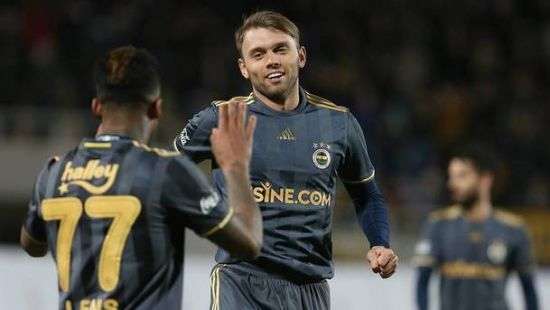 Украинец забил первый гол за «Фенербахче» (ВИДЕО)