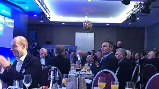 Появились фото с украинского завтрака в Давосе