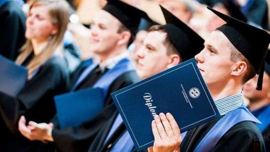 Рада запретила вузам набирать аспирантов по старой схеме