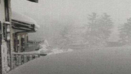 Здание погребенного под снегом отеля сместилось на 10 метров (видео)