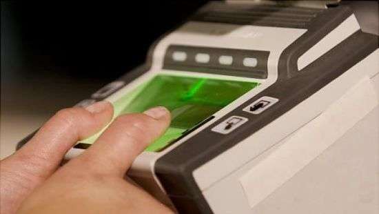 В России создадут базу отпечатков пальцев приезжих