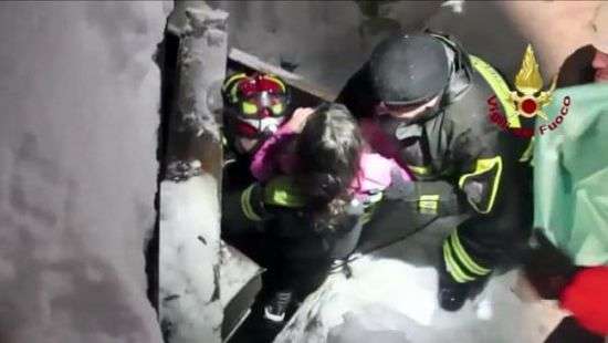 Жертв погребенного под снегом итальянского отеля стало больше