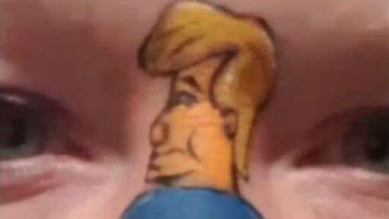 Художница нарисовала на носу Трампа, танцующего тверк (ВИДЕО)