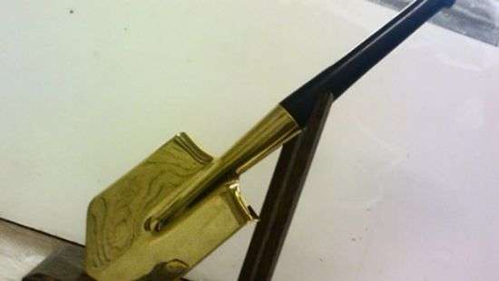 У экс-замгенпрокурора Кузьмина при обыске нашли золотую лопату