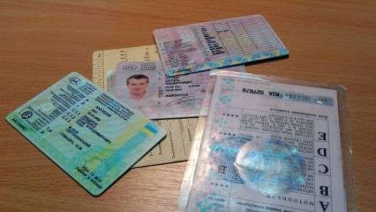 Срок действия водительских прав могут сократить до 5-15 лет