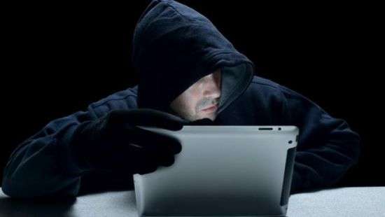 Трое хакеров обокрали 34 банкомата на Тайване