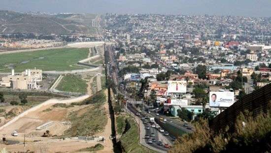 Мексика не заплатит за строительство стены на границе с США