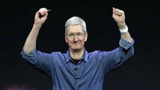 Глава Apple продал акции компании