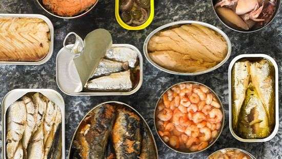 Врачи назвали самые полезные консервы