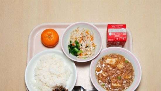 В Японии 650 детей отравились школьным обедом