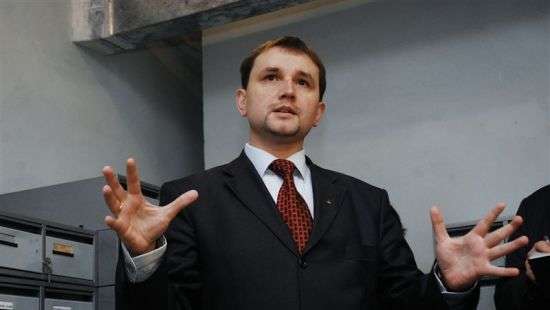 Вятрович предлагает перенести выходной с 8 марта на 9 марта