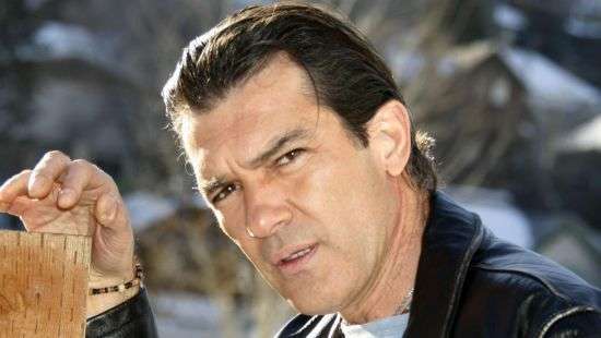 Антонио Бандераса из спортзала экстренно увезли в больницу