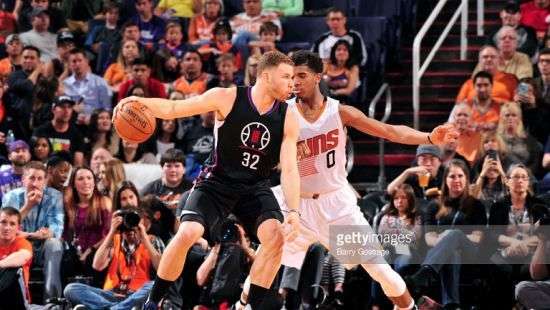 НБА. «Финикс» дома проигрывает «Клипперс», у «Голден Стэйт» очередная победа + ВИДЕО