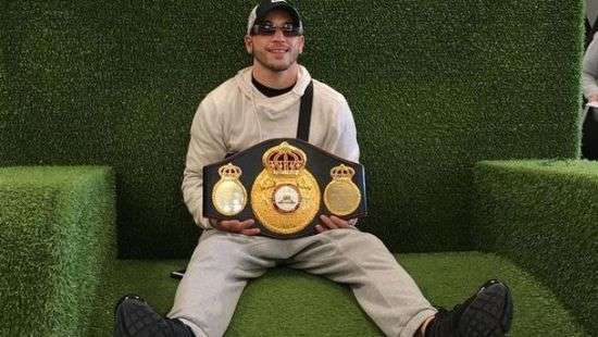 Украинский боксер проведет бой с чемпионом WBA