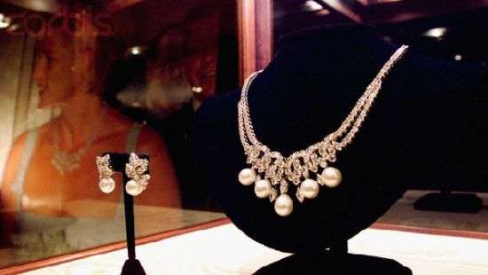 Украинцы продают колье принцессы Дианы за $12 миллионов