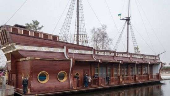 Суд арестовал ресторан Януковича в Киеве