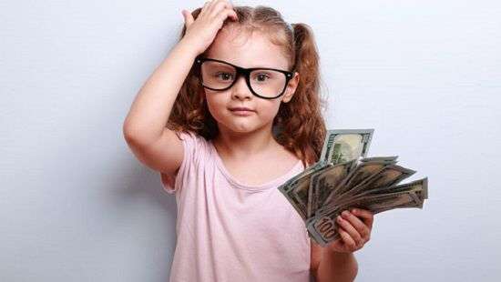 С какого возраста детям можно доверять деньги, рассказали специалисты