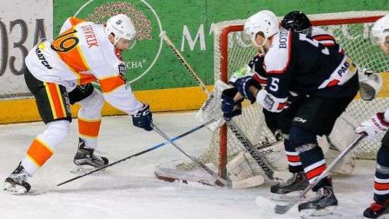 «Кременчук» сохранил лидерство в УХЛ