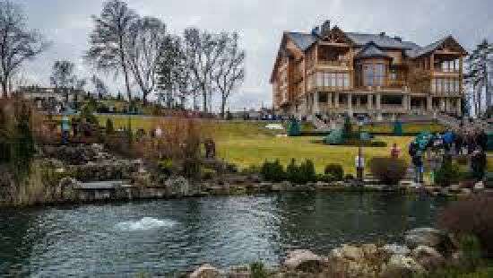 Имущество Януковича в «Межигорье» оценили в 10 млрд грн