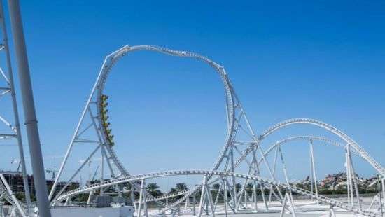 Ветер остановил американскую горку высотой с 17-этажку