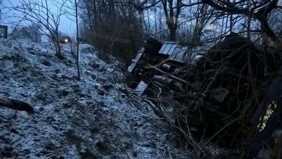 На Закарпатье автобус с пассажирами сорвался с обрыва
