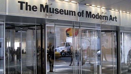 В музее современного искусства представили картины художников из «запрещенных» Трампом стран