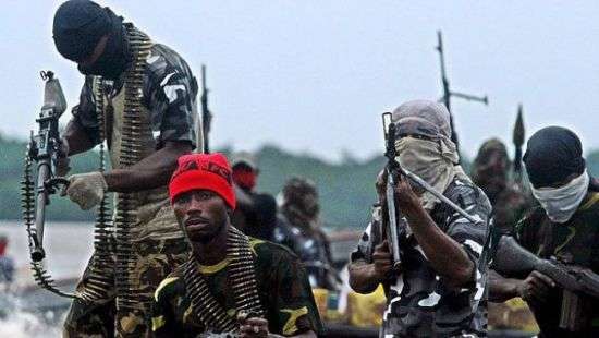 Нигерийские пираты похитили украинца и семь россиян