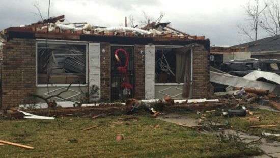 Луизиану накрыл мощный торнадо, есть пострадавшие (видео)