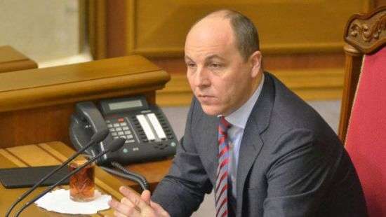 Закон Парубия исключает из Рады все языки, кроме украинского