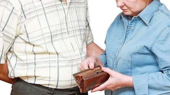 Обеспеченными считают себя всего 15% украинцев