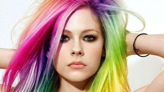 Специалисты рассказали, чем опасна частая окраска волос