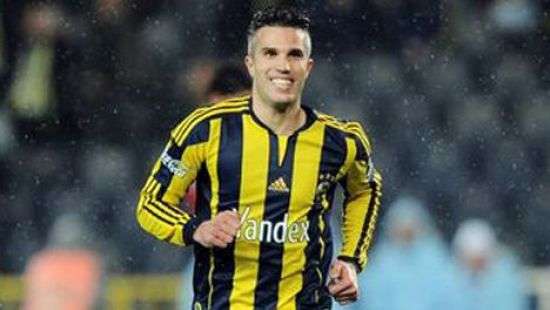 Форвард «Фенербахче» дисквалифицирован за показанный фанатам язык