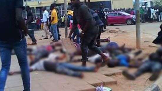 В Анголе во время футбольного матча погибли 17 человек, 80 получили ранения (видео)