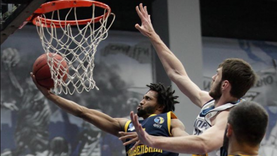 «Будивельник» в третий раз в победил «Днепр»