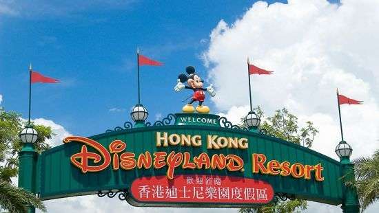 Стало известно, из-за чего эвакуировали сотрудников «Диснейленда» в Гонконге