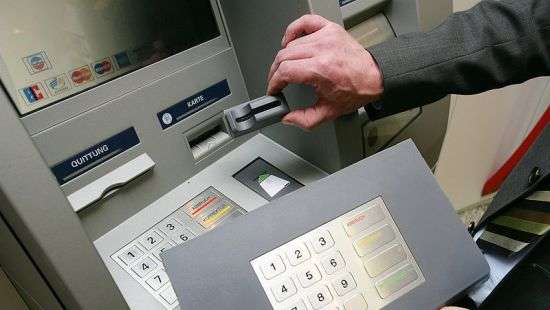 НБУ сообщил, сколько банков пострадало от карточных мошенников в 2016 году