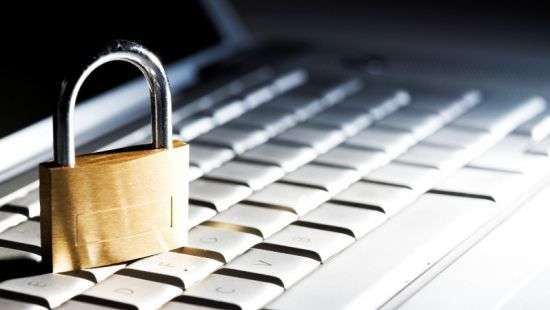 Порошенко поручил разработать закон о блокировании сайтов