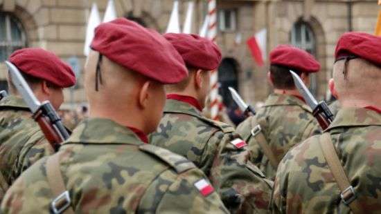 Армию Польши в знак протеста покинули 26 генералов и 260 офицеров