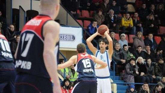 «Политехник» выиграл третий матч в Суперлиге