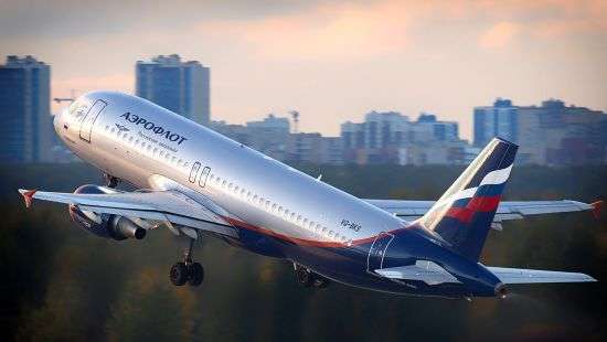 Стюардесса «Аэрофлота» требует 1 млн рублей, обвиняя  компанию в дискриминации