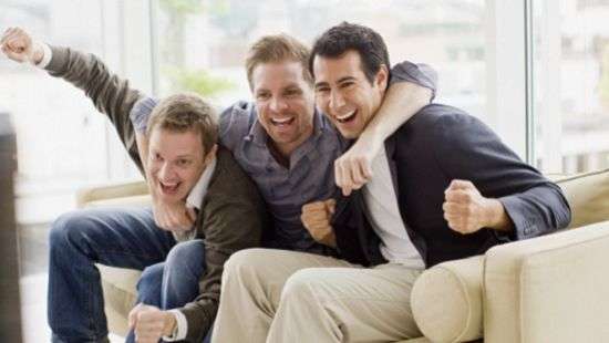 Эксперты рассказали, чем мужская дружба отличается от женской