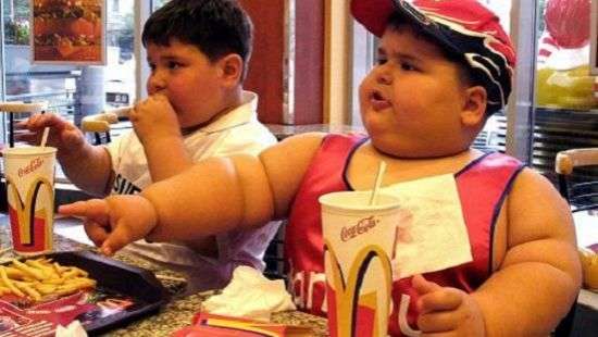 Врачи выяснили, насколько детское ожирение зависит от родителей