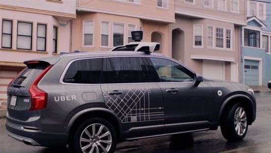 Робомобили Uber начали перевозить пассажиров