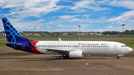 Пассажирский лайнер полтора часа летел с приоткрытой дверью