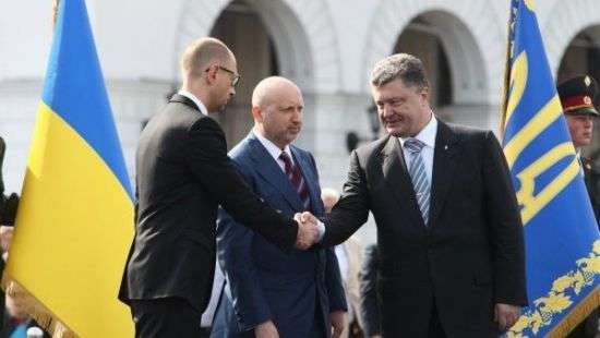 Турчинов готов сместить Порошенко