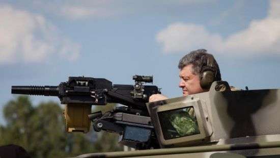 Порошенко пообещал украинцам много оружия