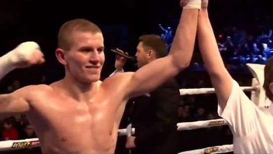 Украинский боксер выиграл бой в США