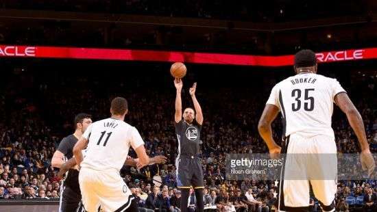 НБА. «Голден Стэйт» одержал победу над «Бруклином» и установил рекорд + ВИДЕО